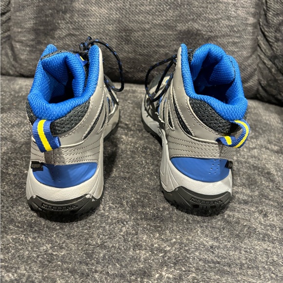 Boys Size 12 Merrell Boots - Picture 6 of 10